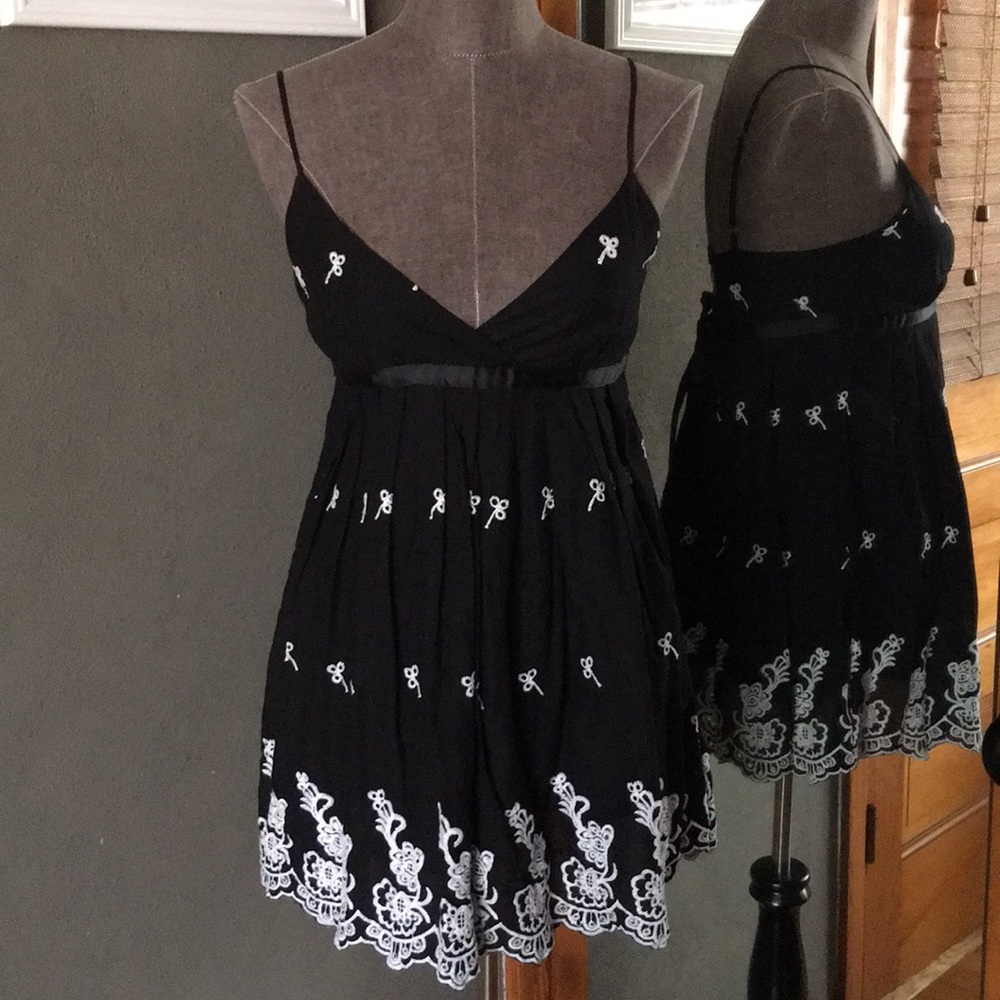 NWT Wild Cat Black Cotton Embroidered Sleeveless Top Small